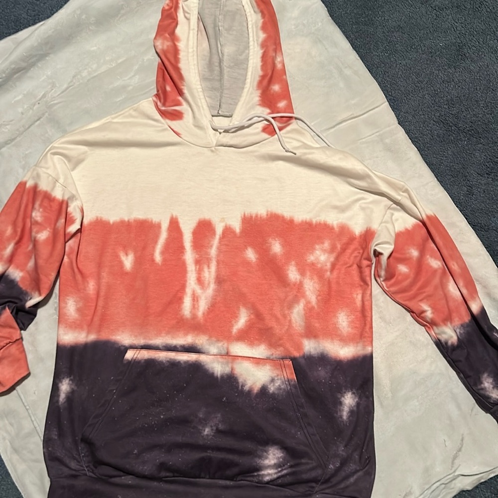 Tie-dyed hoodie. Large  95% Polyester. 5% spandex.